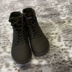 NoBull High Top Trainer size 6W 4.5M VGUC army gray